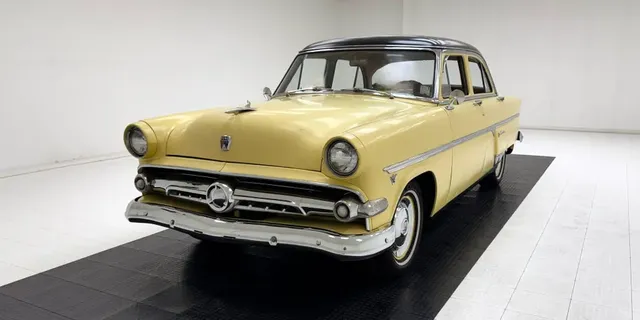 1954 Ford Crestline