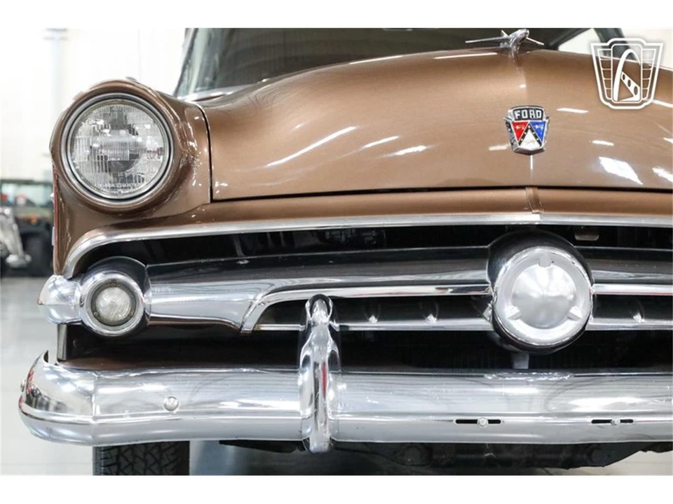 1954 Ford Crestline - Image 8 of 31