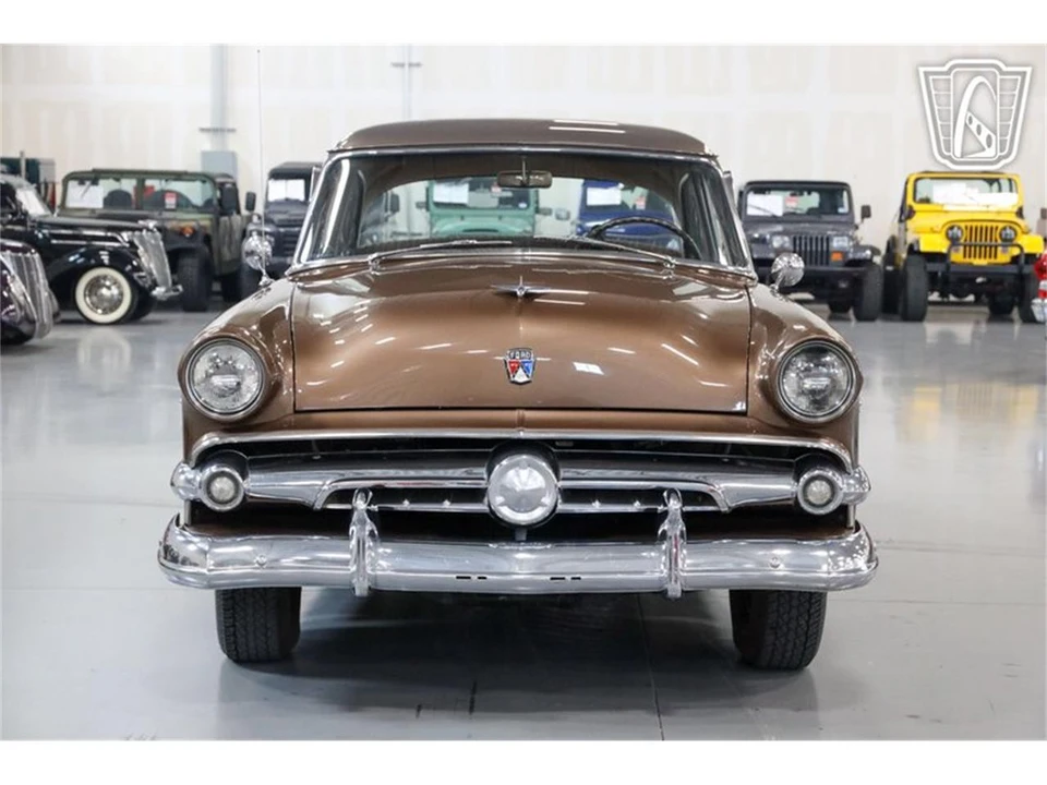 1954 Ford Crestline - Image 4 of 31