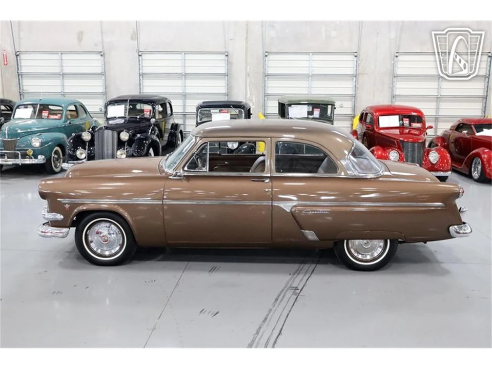 1954 Ford Crestline - Image 10 of 31