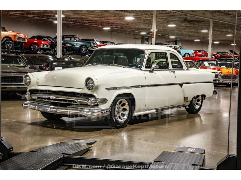 1954 Ford Crestline - Image 3 of 31