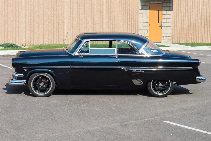 1954 Ford Crestline - Image 2 of 5