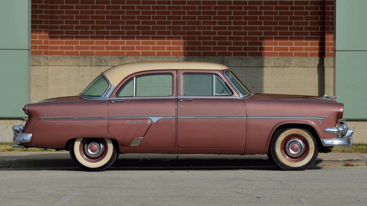 1954 Ford Customline - Image 2 of 27