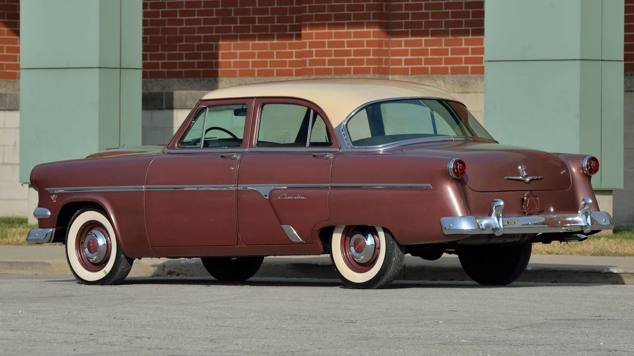1954 Ford Customline - Image 13 of 27