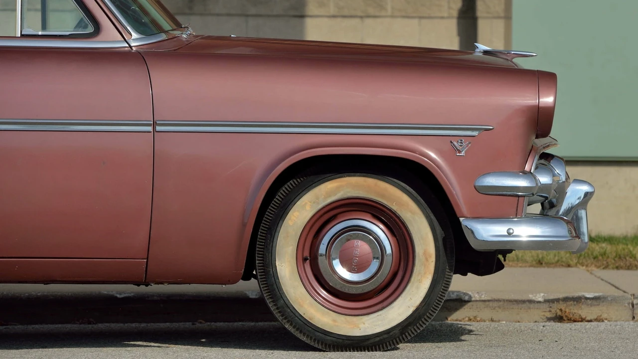 1954 Ford Customline - Image 19 of 27