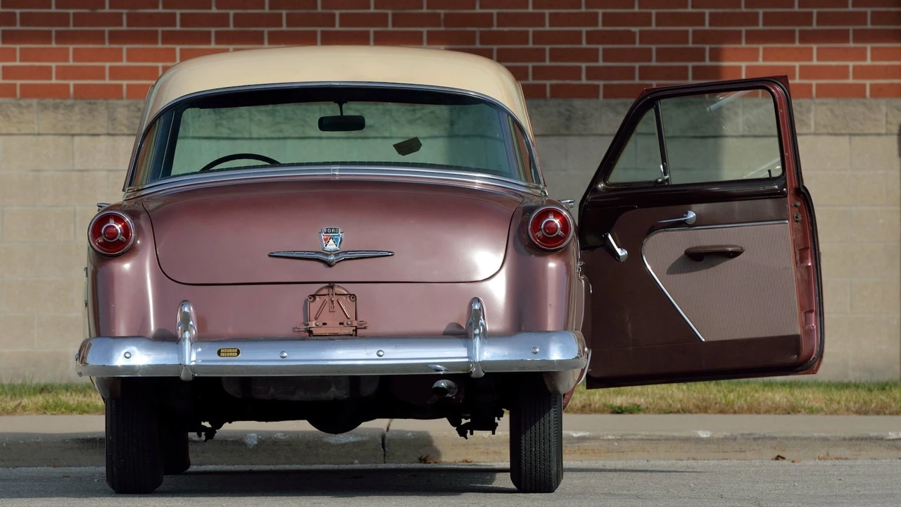 1954 Ford Customline - Image 20 of 27