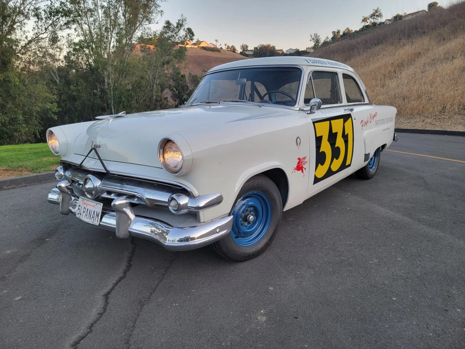 1954 Ford Customline - Image 15 of 31