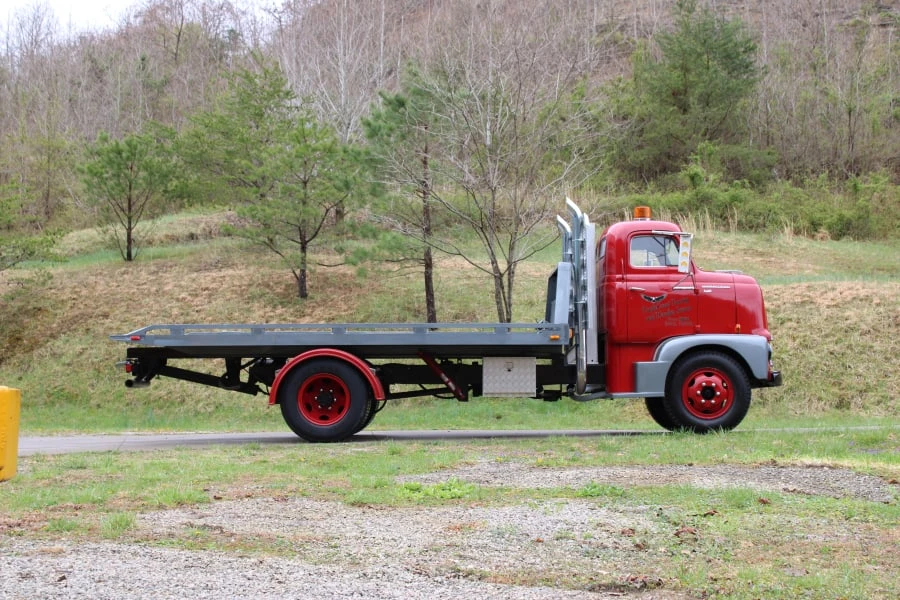 1954 International - Image 14 of 15