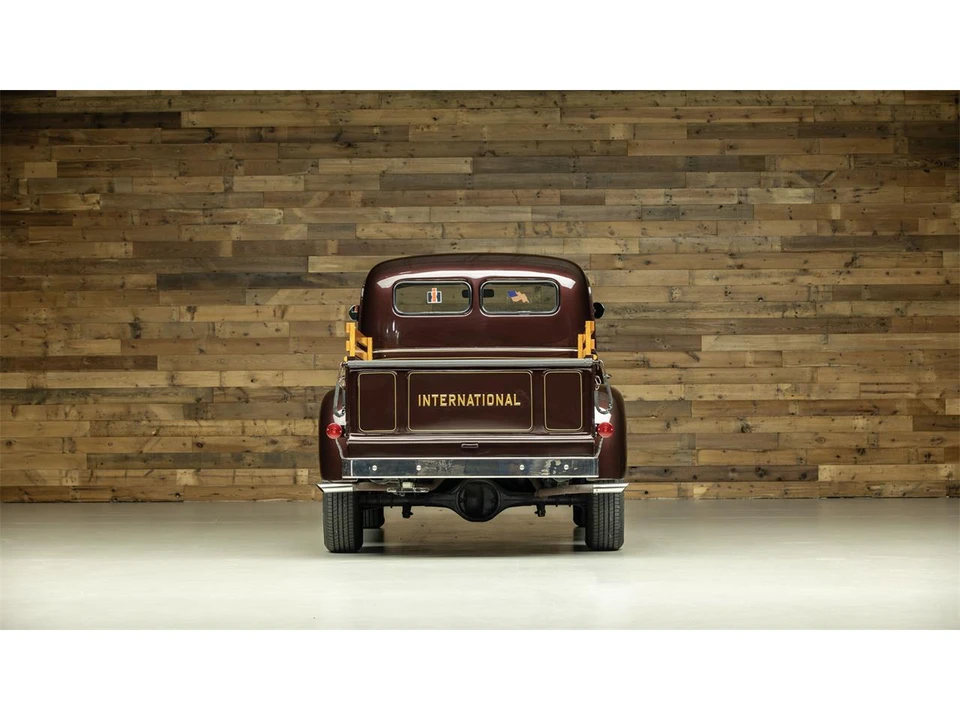 1954 International - Image 4 of 4