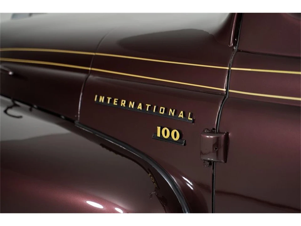 1954 International - Image 13 of 31