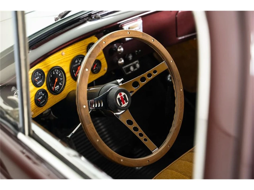 1954 International - Image 21 of 31