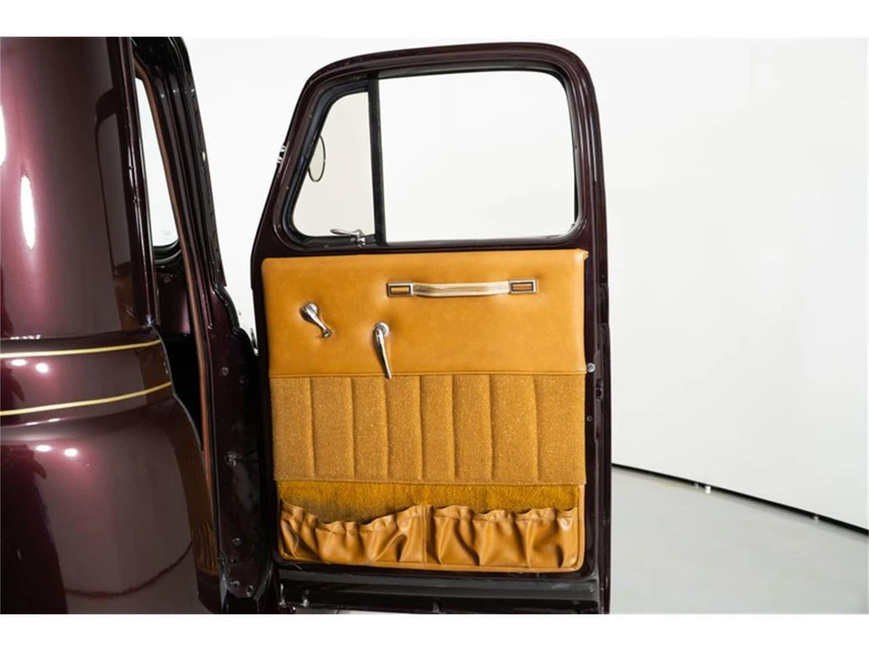 1954 International - Image 31 of 31