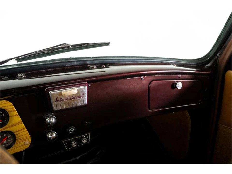1954 International - Image 26 of 31