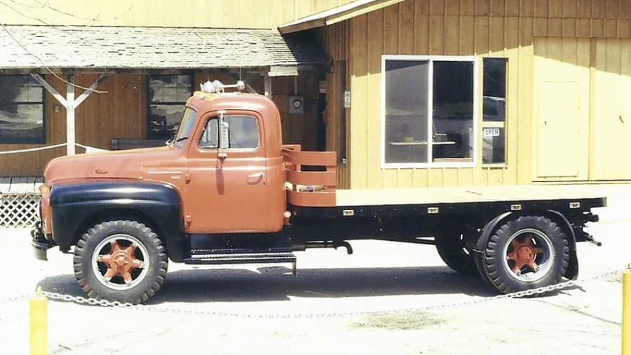 1954 International - Image 2 of 3