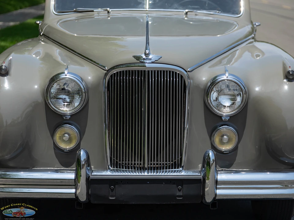 1954 Jaguar Mark VII & VIII & IX - Image 19 of 31