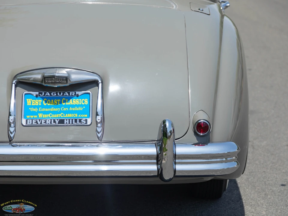 1954 Jaguar Mark VII & VIII & IX - Image 29 of 31
