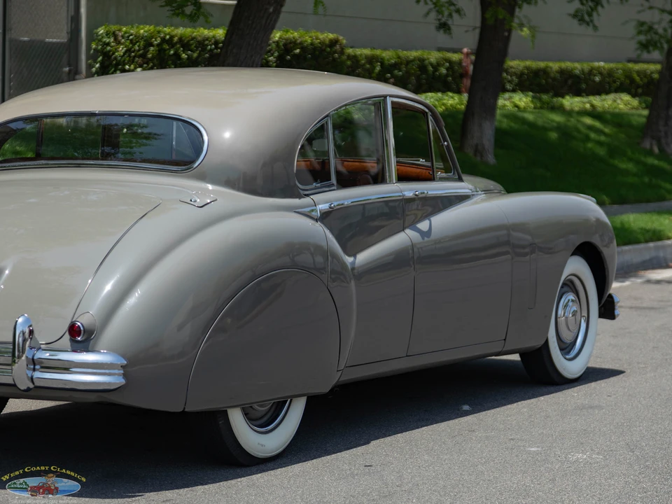 1954 Jaguar Mark VII & VIII & IX - Image 31 of 31