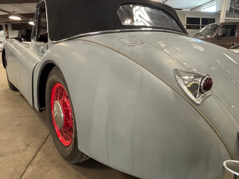 1954 Jaguar XK120 - Image 11 of 31