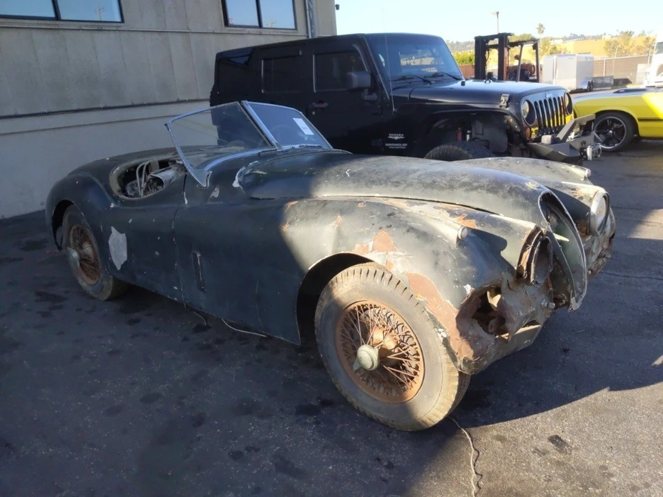 1954 Jaguar XK120 - Image 2 of 6