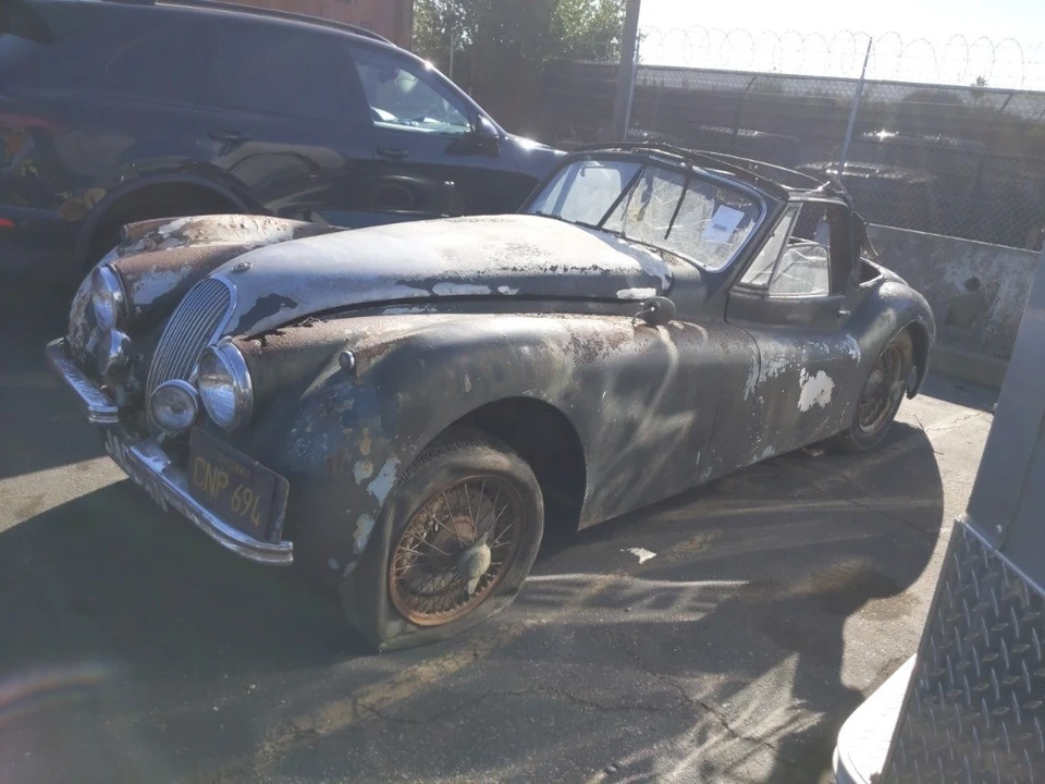 1954 Jaguar XK120 - Image 2 of 6