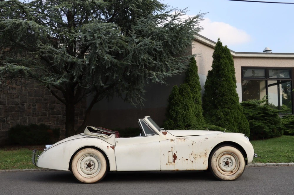 1954 Jaguar XK120 - Image 3 of 8