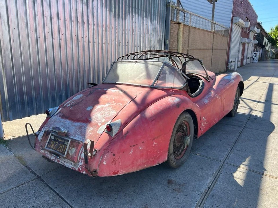 1954 Jaguar XK120 - Image 3 of 5