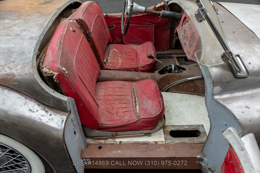 1954 Jaguar XK120 OTS Roadster - Image 21 of 31