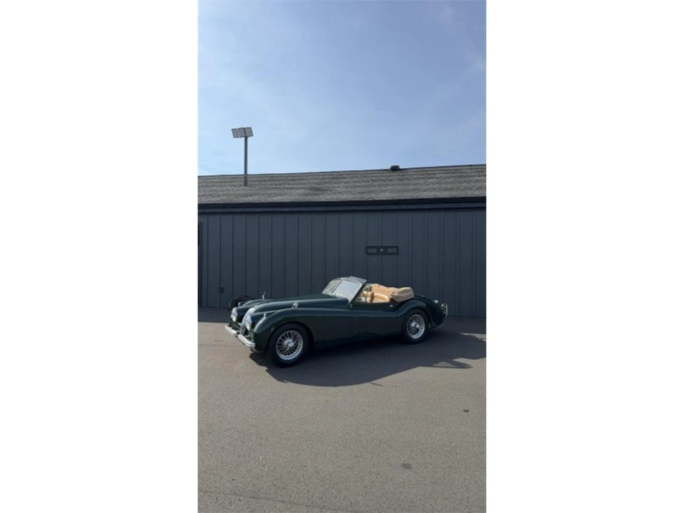 1954 Jaguar XK120 - Image 4 of 16