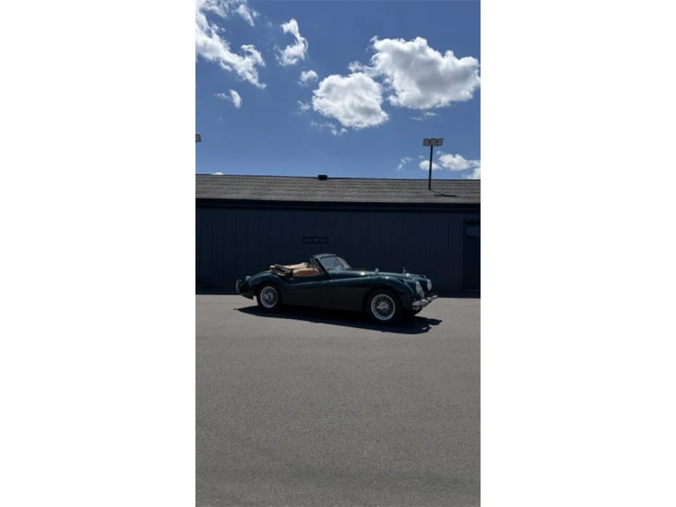 1954 Jaguar XK120 - Image 11 of 16