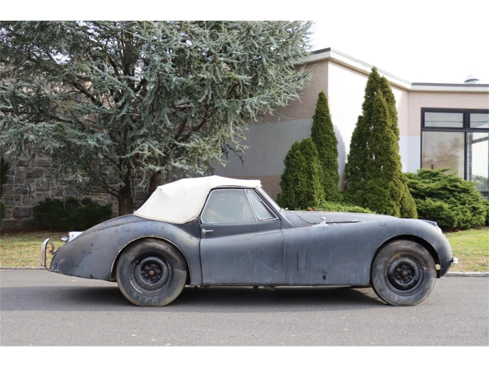 1954 Jaguar XK120 - Image 3 of 8