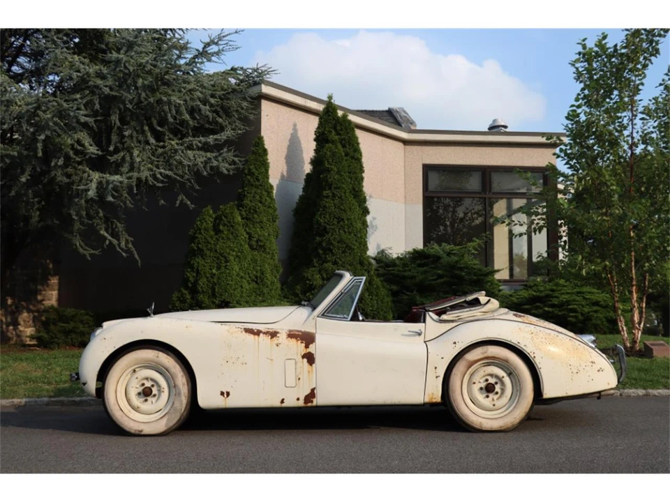 1954 Jaguar XK120 - Image 4 of 8