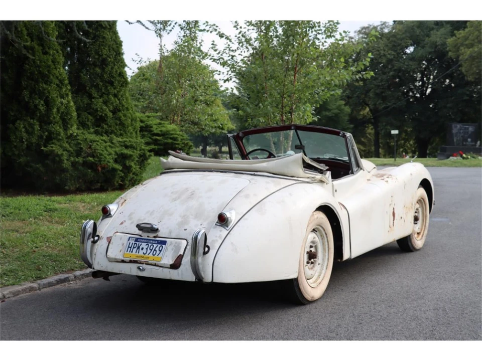 1954 Jaguar XK120 - Image 5 of 8