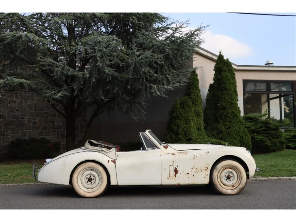 1954 Jaguar XK120 - Image 3 of 8