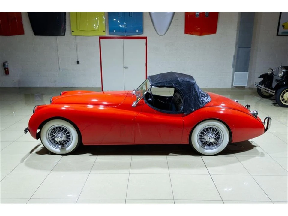 1954 Jaguar XK120 - Image 9 of 31