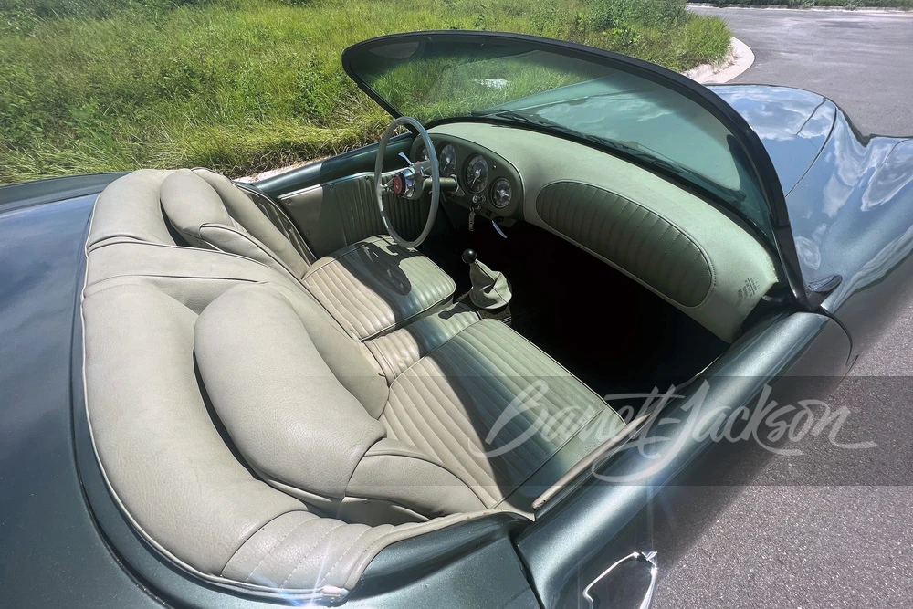 1954 Kaiser Darrin - Image 3 of 17