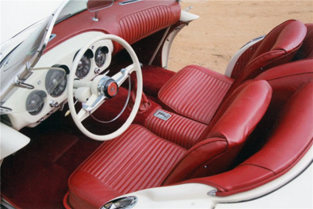 1954 Kaiser Darrin - Image 4 of 7