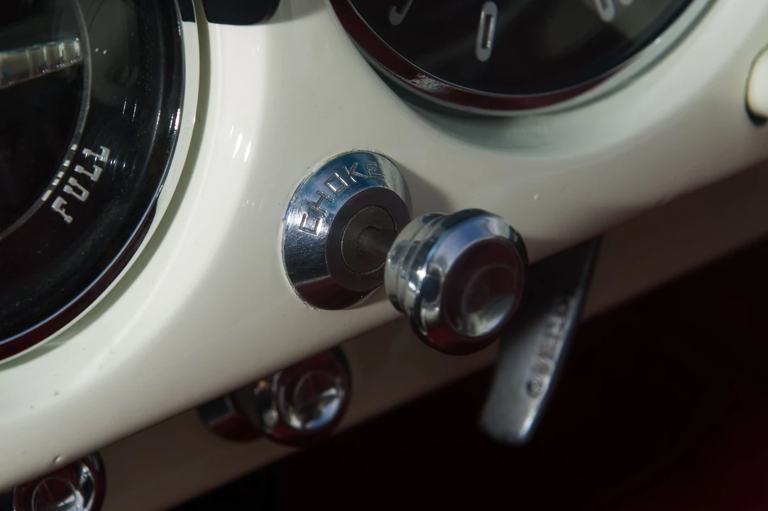 1954 Kaiser Darrin - Image 19 of 31