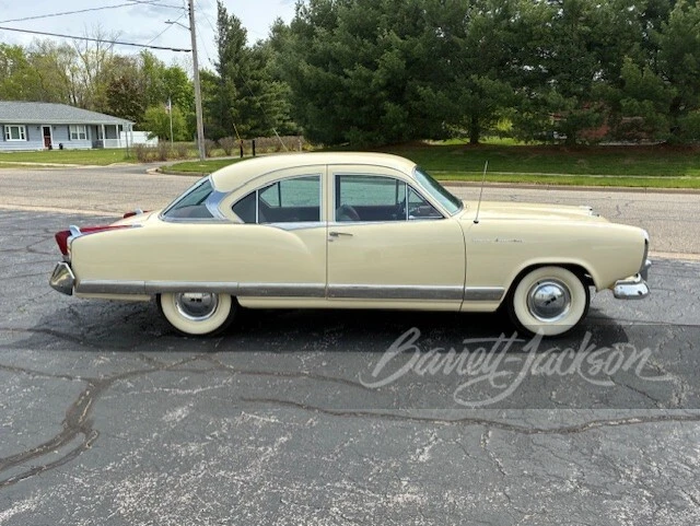 1954 Kaiser Darrin - Image 2 of 23