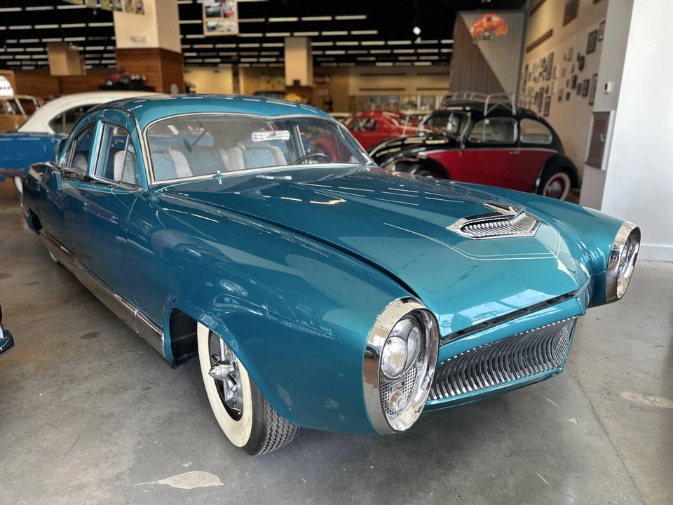 1954 Kaiser Darrin - Image 2 of 21