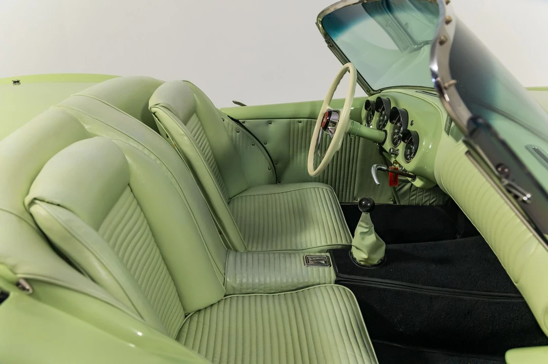 1954 Kaiser Darrin - Image 29 of 31