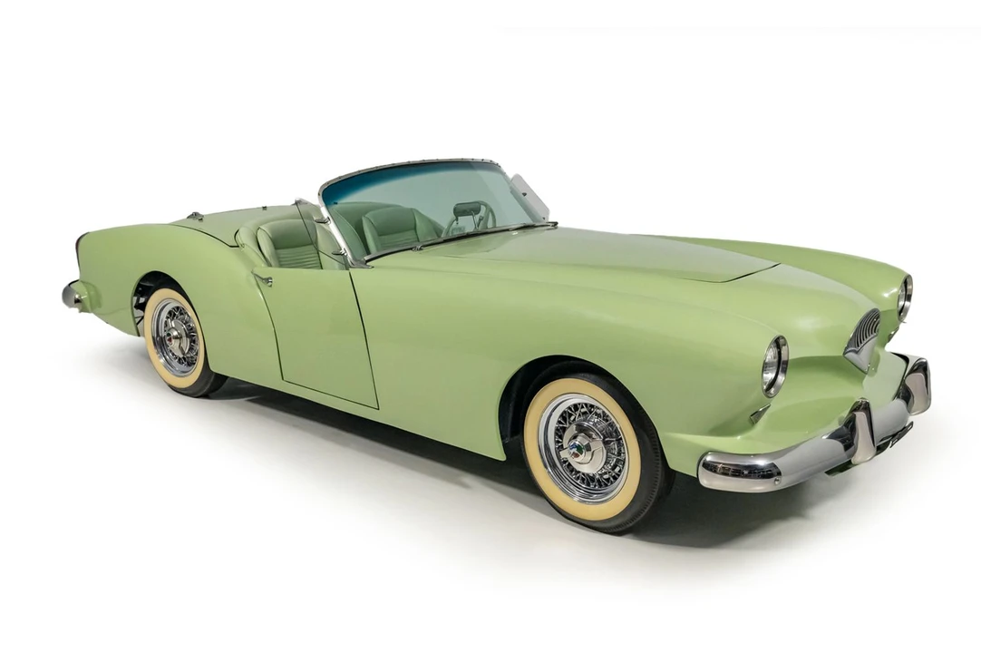 1954 Kaiser Darrin - Image 2 of 31
