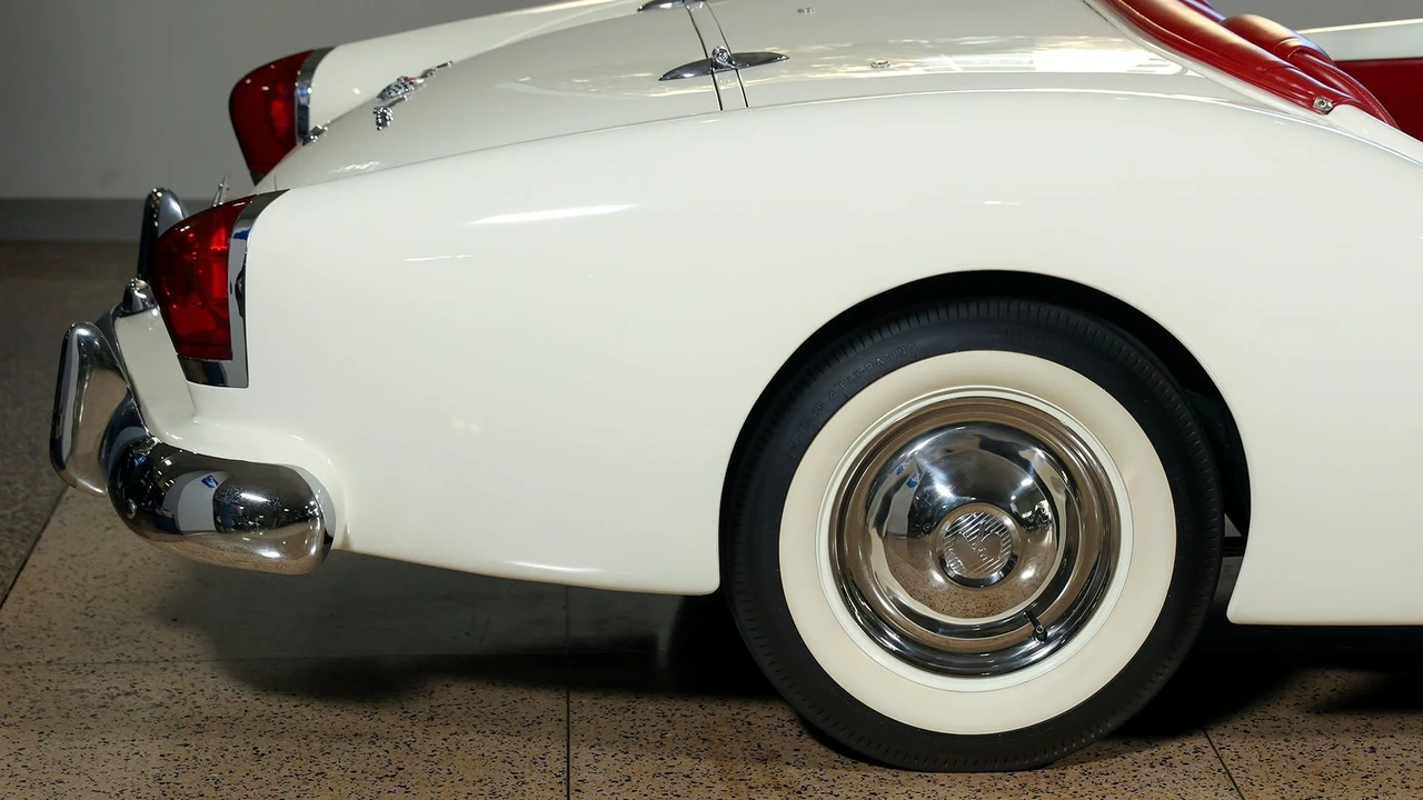 1954 Kaiser Darrin - Image 18 of 31