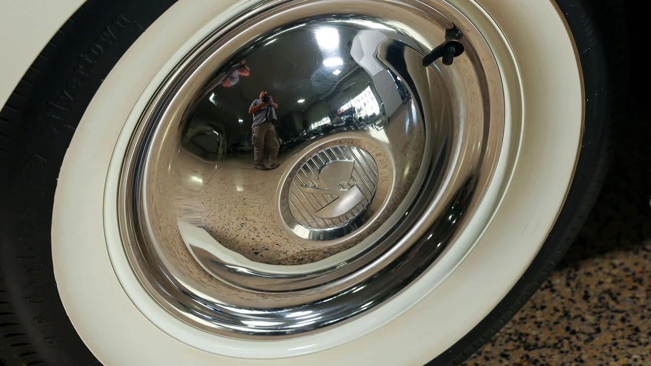 1954 Kaiser Darrin - Image 15 of 31
