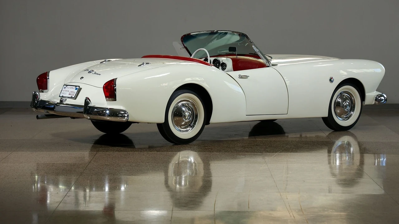 1954 Kaiser Darrin - Image 2 of 31