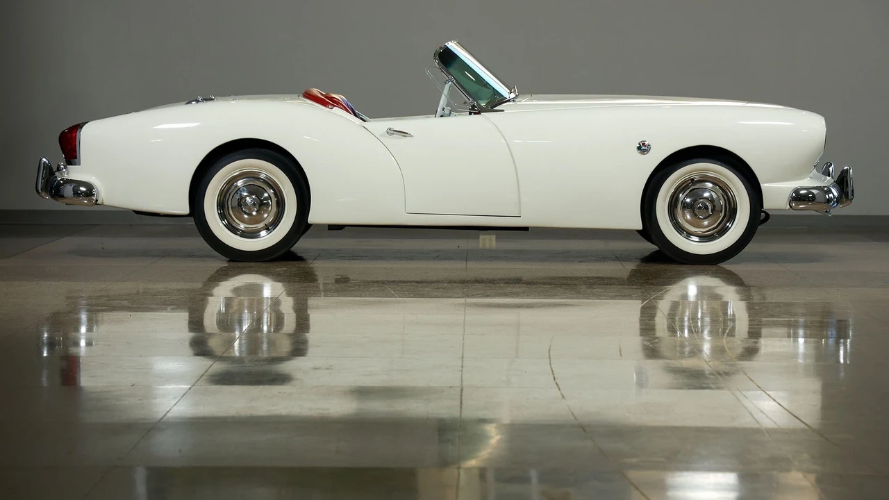 1954 Kaiser Darrin - Image 3 of 31