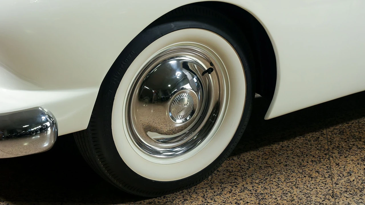 1954 Kaiser Darrin - Image 19 of 31