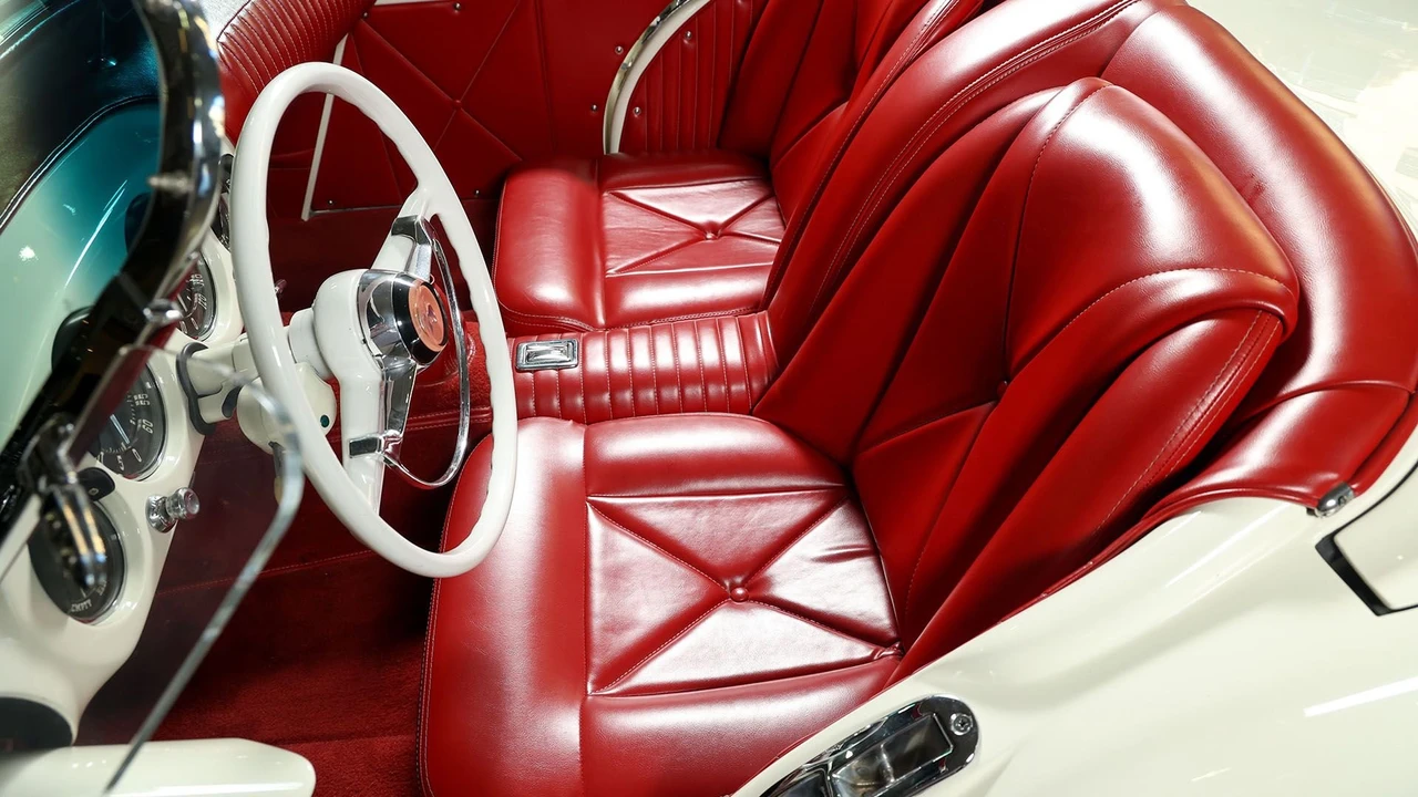1954 Kaiser Darrin - Image 26 of 31