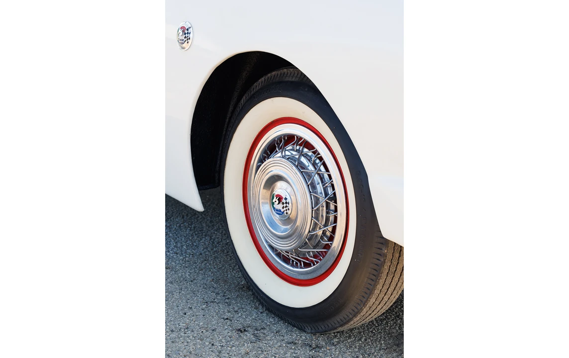 1954 Kaiser Darrin - Image 21 of 31
