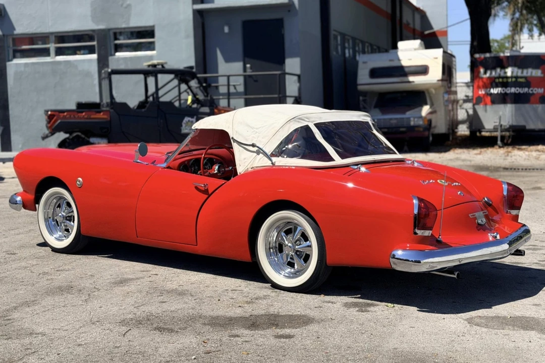 1954 Kaiser Darrin - Image 2 of 7