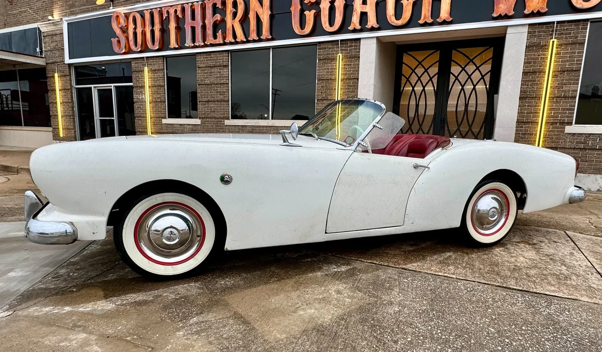 1954 Kaiser Darrin - Image 17 of 31